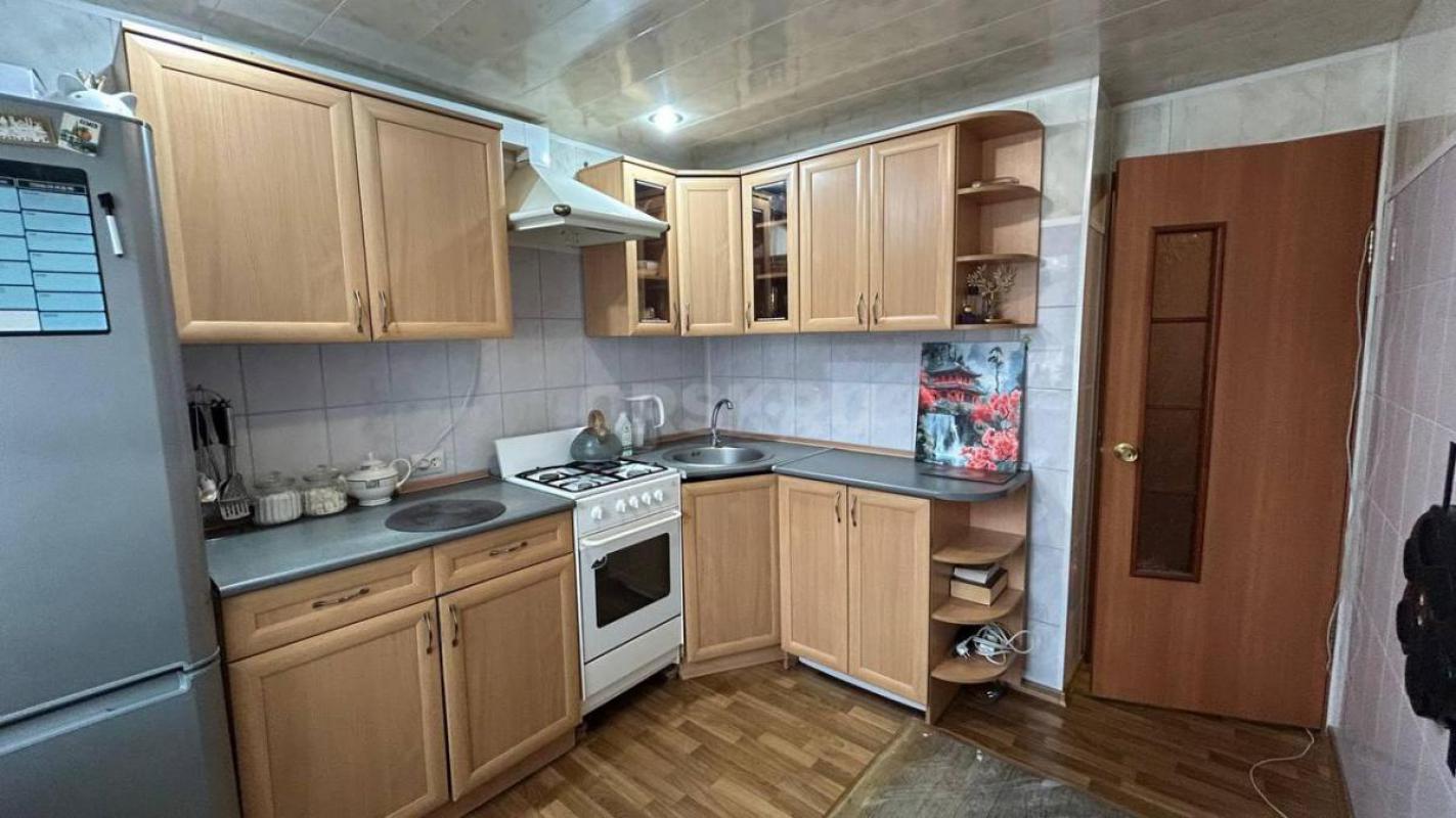 Продается в центре города  1 комн. - Орск