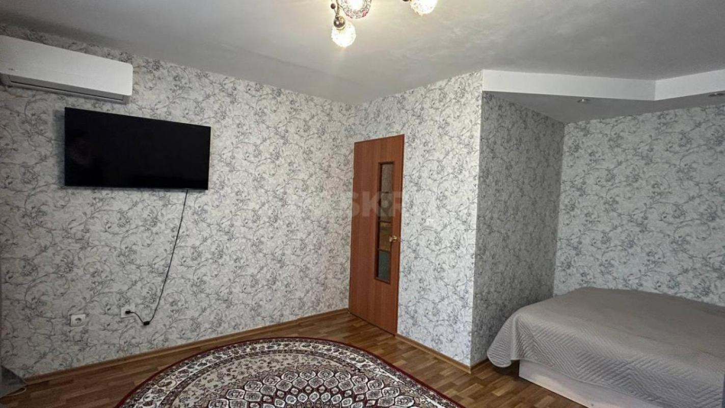 Продается в центре города  1 комн. - Орск