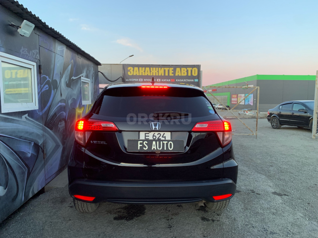 В продаже Honda Vezel 2017 года выпуска. - Орск