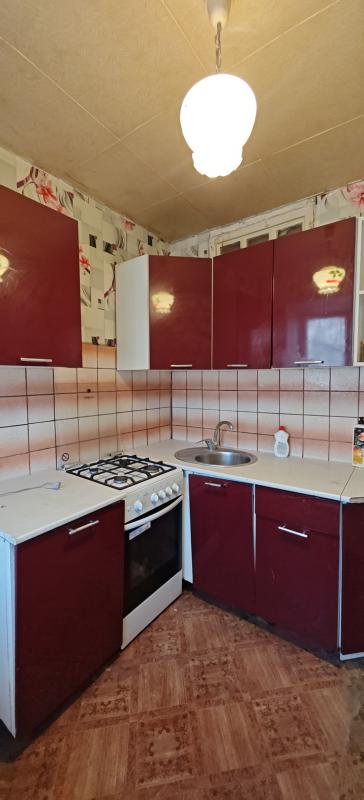 Шок цена!!! 2-комнатная квартира в центре, 1 этаж, под ремонт, подходит под коммерцию!!! - Новотроицк