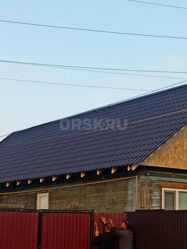 Бригада опытных строителей качественно и быстро выполнят:
Ремонт кровель, устранение протечек. - Орск