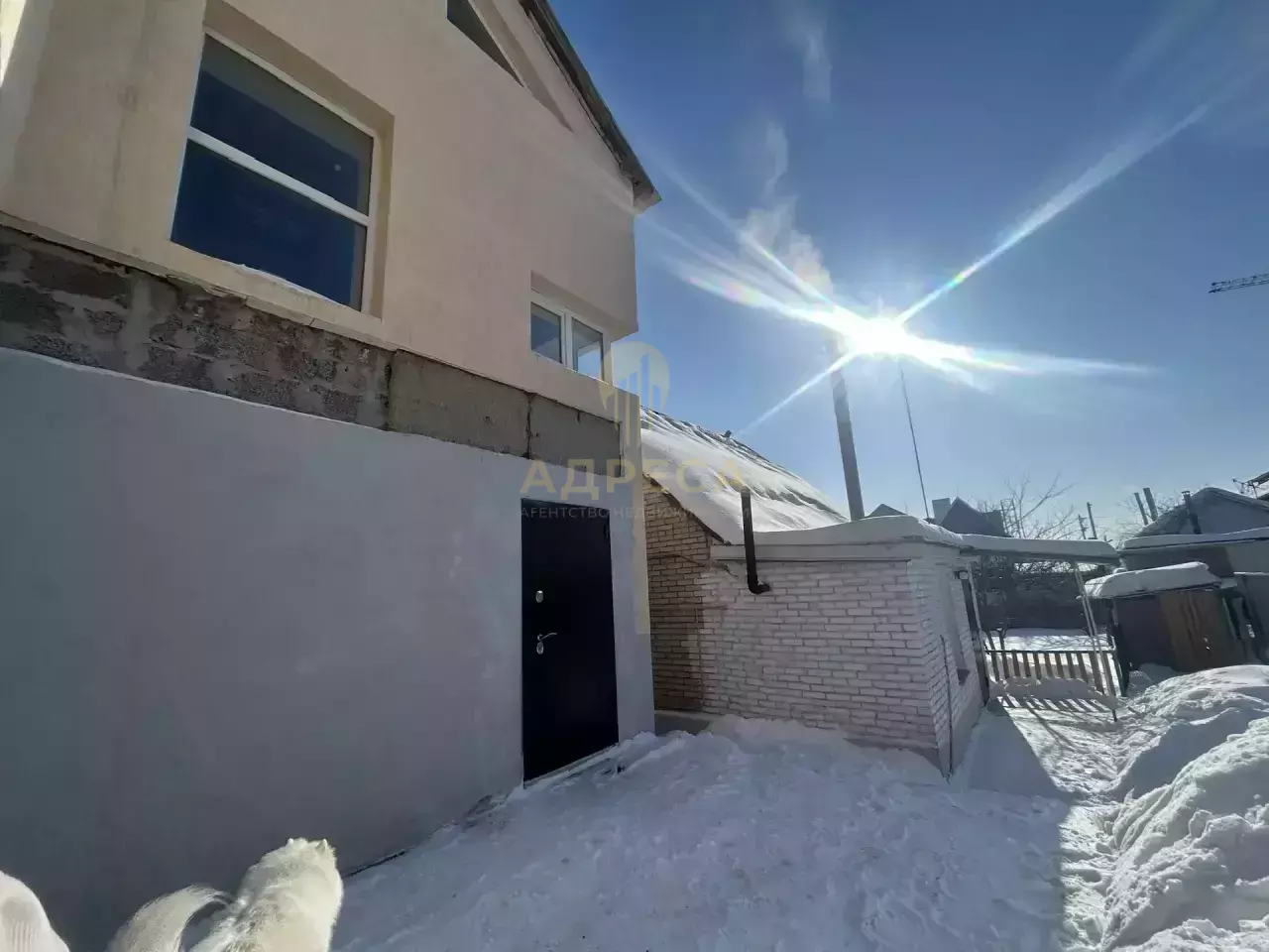 В самом востребованном районе города,на участке 5 соток продаются два дома. - Оренбург