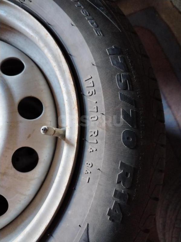 Комплект летних колёс в сборе на ВАЗ в хорошем состоянии, два баллона Formula, два баллона Belshina, - Орск