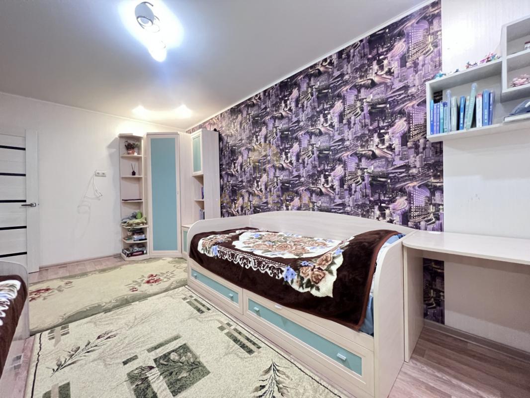 Продаётся просторная 3-х комнатная квартира на 1 этаже 5-ти этажного дома - РОМАШКА!!! - Оренбург