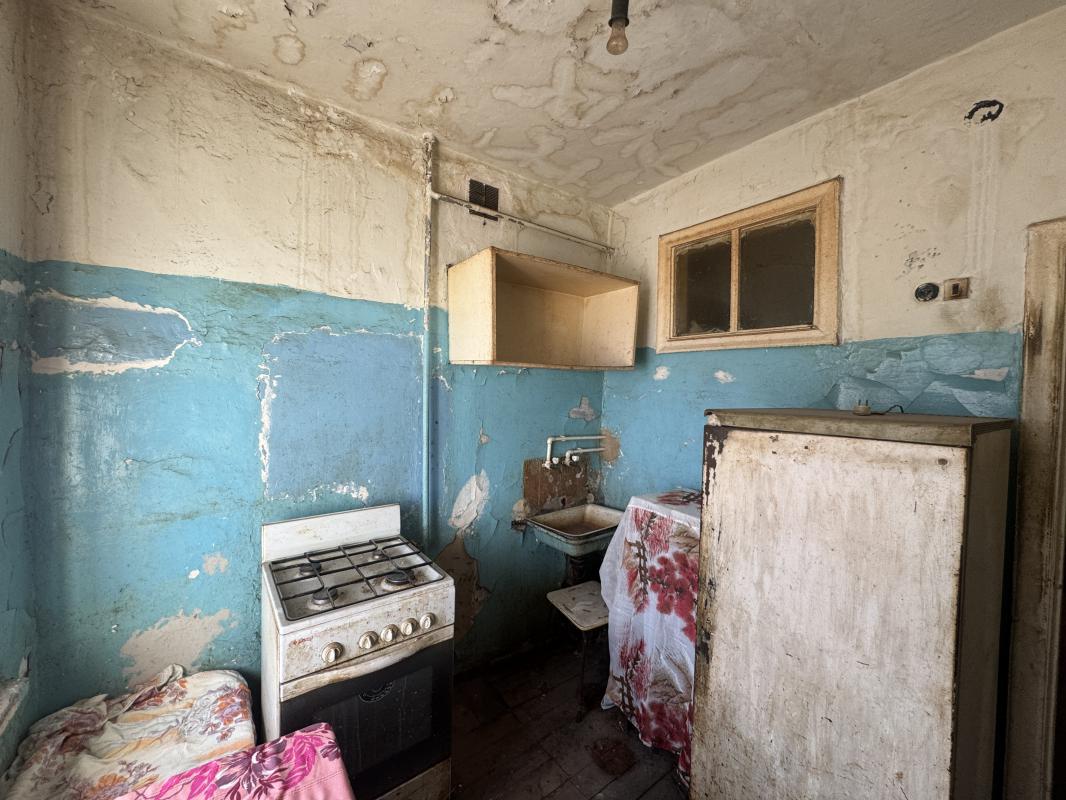 Продается 2-комнатная квартира, расположенная на 2 этаже 3-этажного дома в тихом районе, по адресу Л - Гай