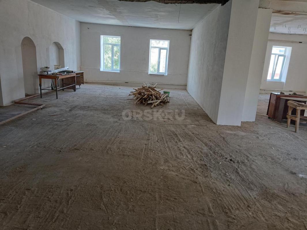 Сдам в аренду нежилое помещение 363 кв. - Орск