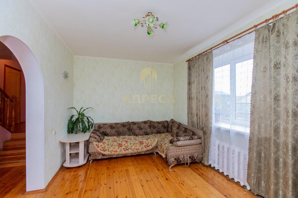 В продаже двухэтажный ДОМ 248м Площадь участка 13 сотУдобная транспортная развязка, магазины,аптеки - Оренбург