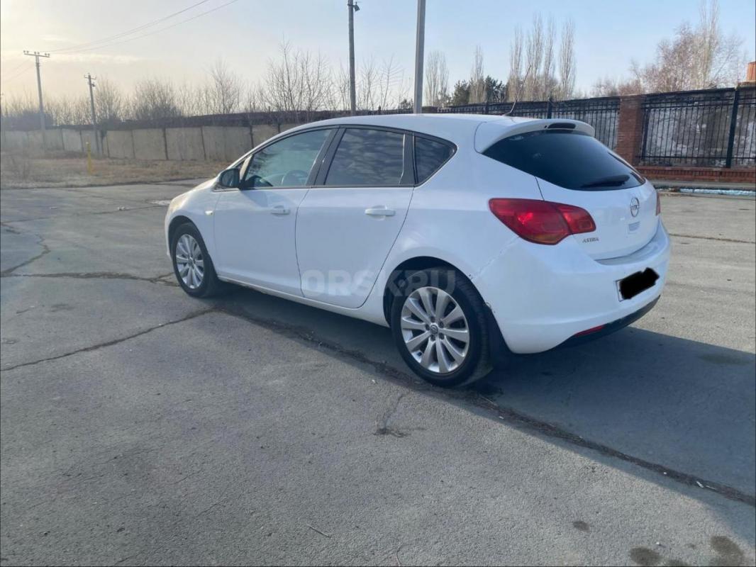 Автомобиль в хорошем состоянии 
Двигатель, коробка, ходовая на отлично 
Мульти руль, кондиционер, - Орск