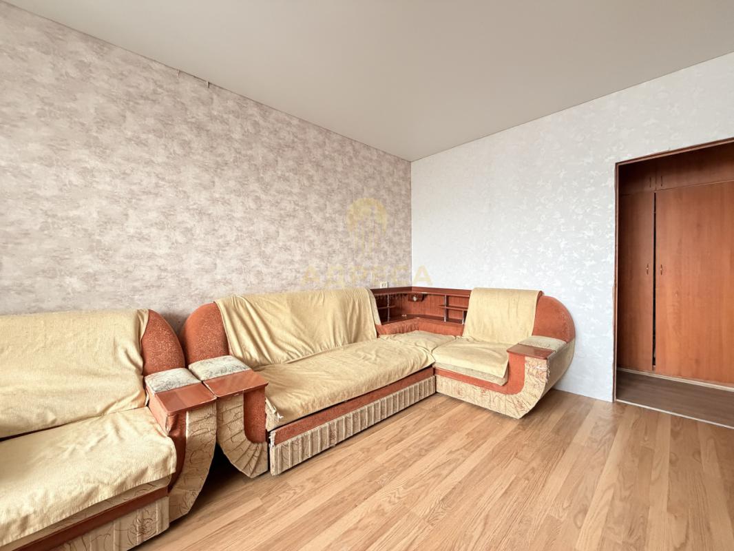 Продаётся просторная 3-х комнатная квартира на 6 этаже 10-ти этажного дома, по адресу ул. - Оренбург