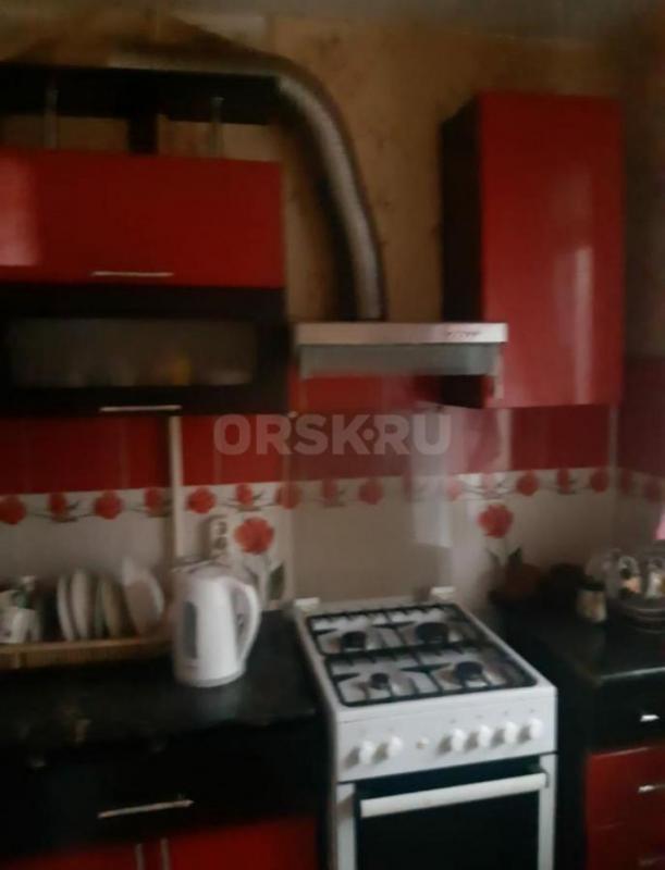 Продаю свою квартиру в центре города,3 комнаты и общей площадью 57 квадратов, 2 этаж пятиэтажного до - Орск