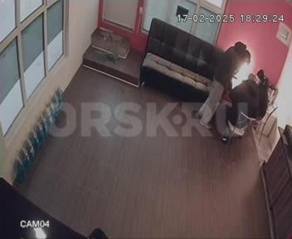 Требуется продавец машин опыт не обязательно. - Орск