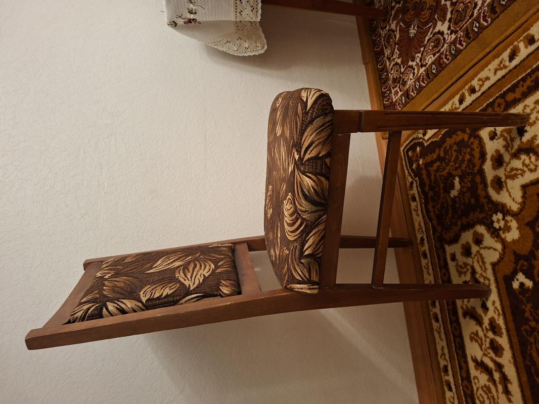 Продам деревянные стулья 6шт по 700р. - Гай