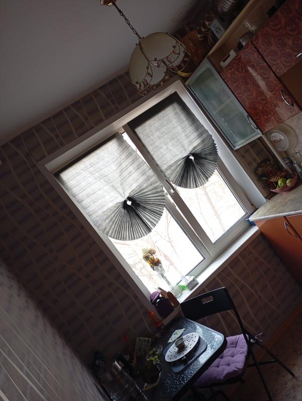 Продаётся 2-комнатная по ул. - Новотроицк