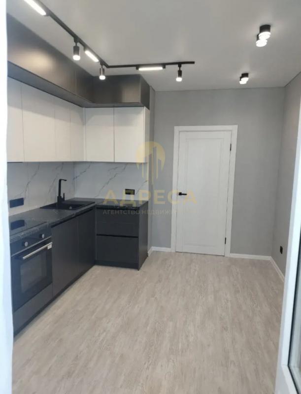 В ПРОДАЖЕ ЕВРО-3-х комнатная квартира в самом центре движения города!!! - Оренбург