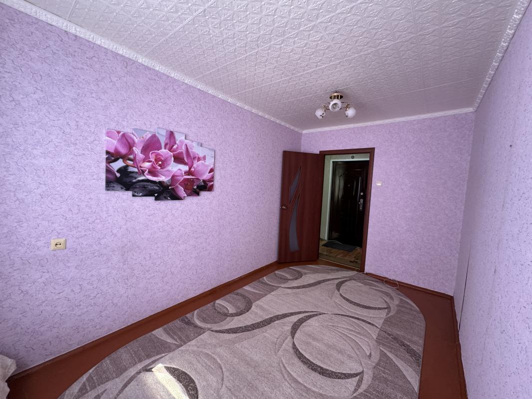 Продаётся двухкомнатная квартира площадью 44,4 кв. - Гай