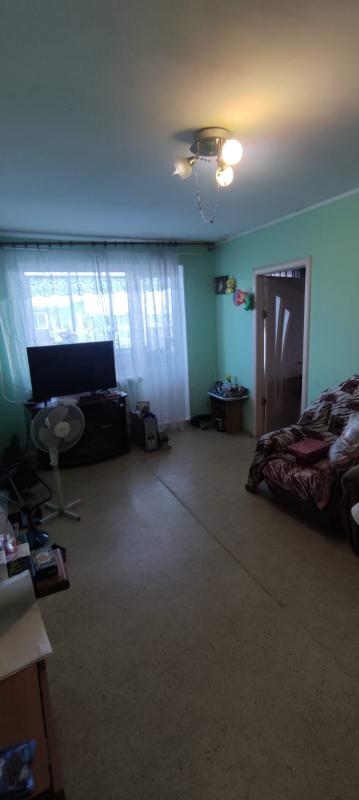 Мебель имеется для проживания,сплит система, техника,магазины рядом с домом, остановка тоже, школа,с - Новотроицк