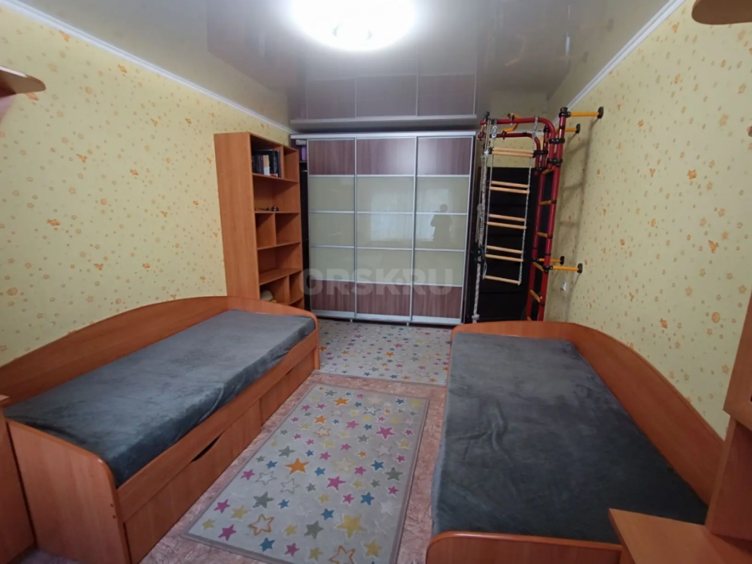 Сдается квартира от собственника. ул Короленко дом 142 Предоставляется договор, чеки (плачу налоги). - Орск