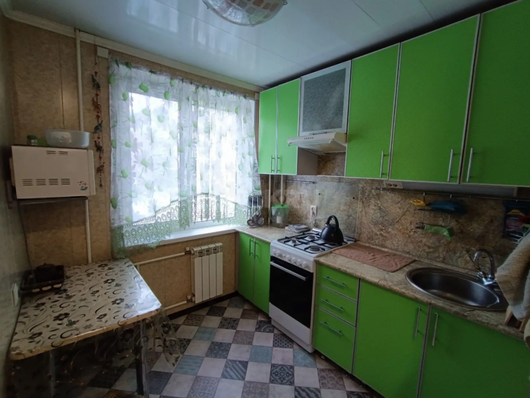 Сдается квартира от собственника. ул Короленко дом 142 Предоставляется договор, чеки (плачу налоги). - Орск