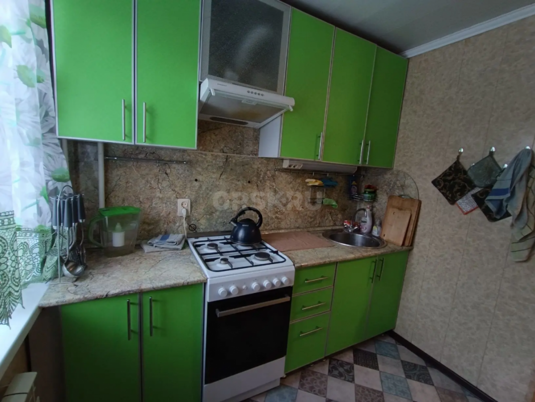 Сдается квартира от собственника. ул Короленко дом 142 Предоставляется договор, чеки (плачу налоги). - Орск