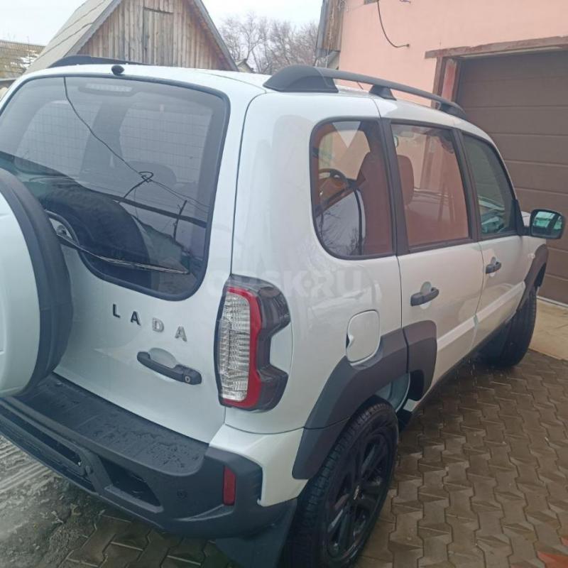 продам нива трэвэл блэк 24 новая дешевле салона вы будете первым собственником - Гай