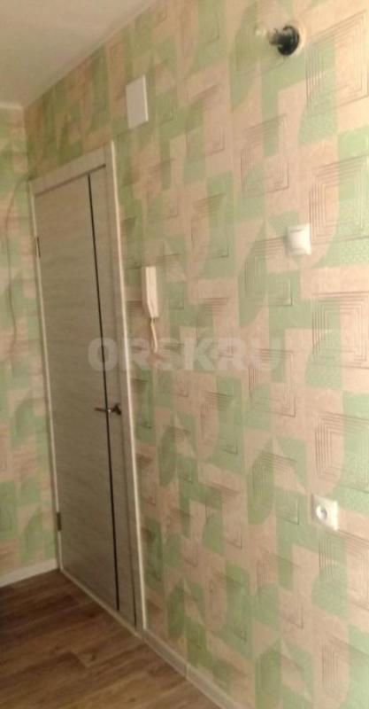 Предлагается к приобретению уютная двухкомнатная квартира общей площадью 40 квадратных метров, распо - Орск