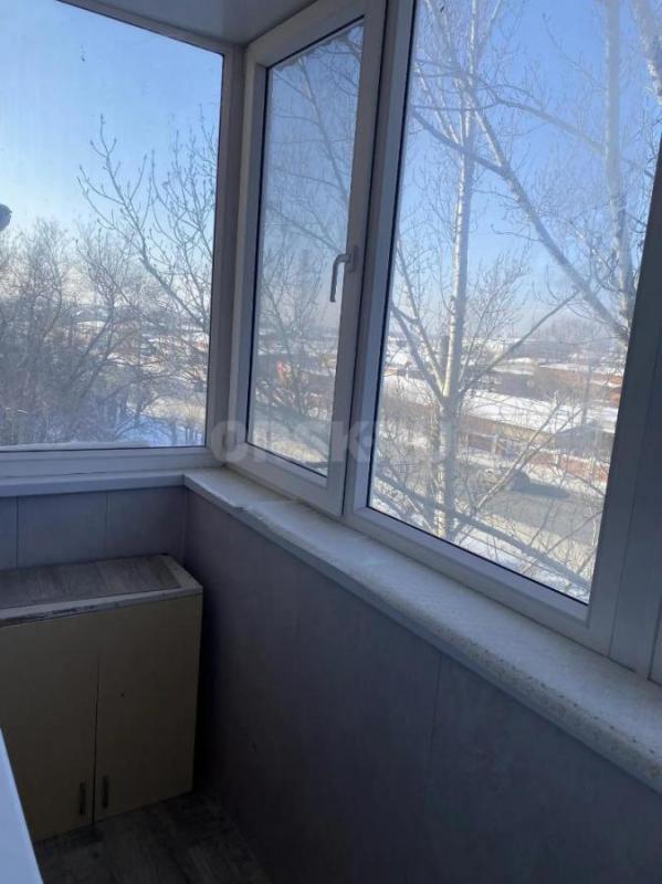 Сдам 1 комнатную квартиру в районе возала, рядом остановка ТЗБ ,Транспортная,с застеклённым балконом - Орск