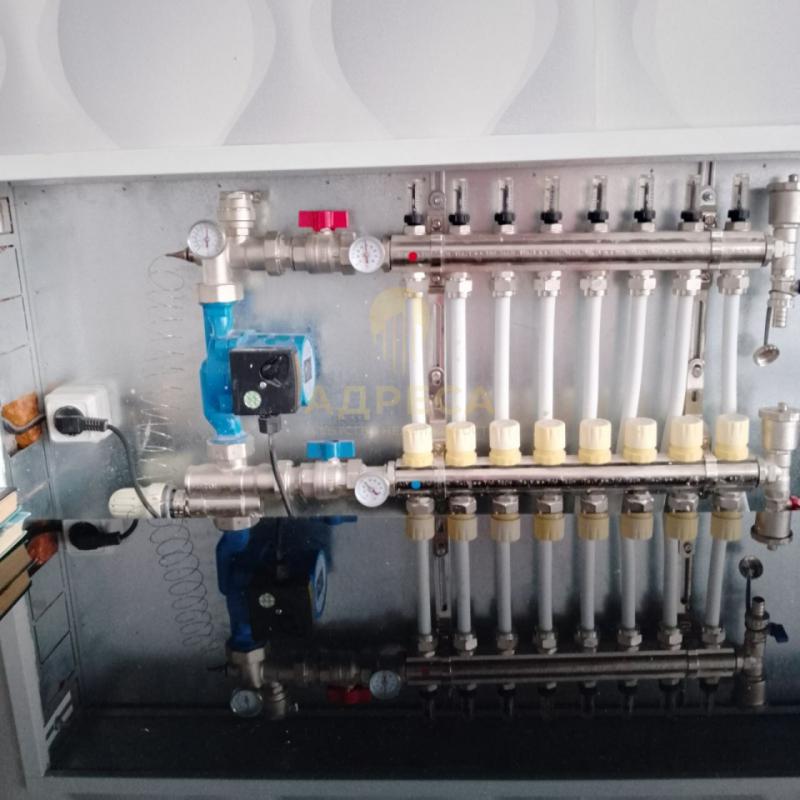 В самом востребованном районе города,на участке 5 соток продаются два дома. - Оренбург