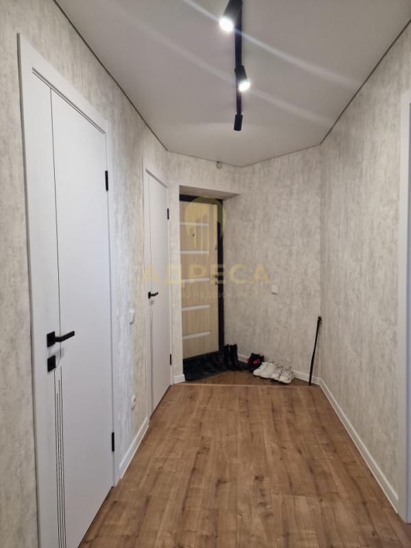 Продается шикарная трехкомнатная квартира, общей площадью 73,5 кв. - Оренбург