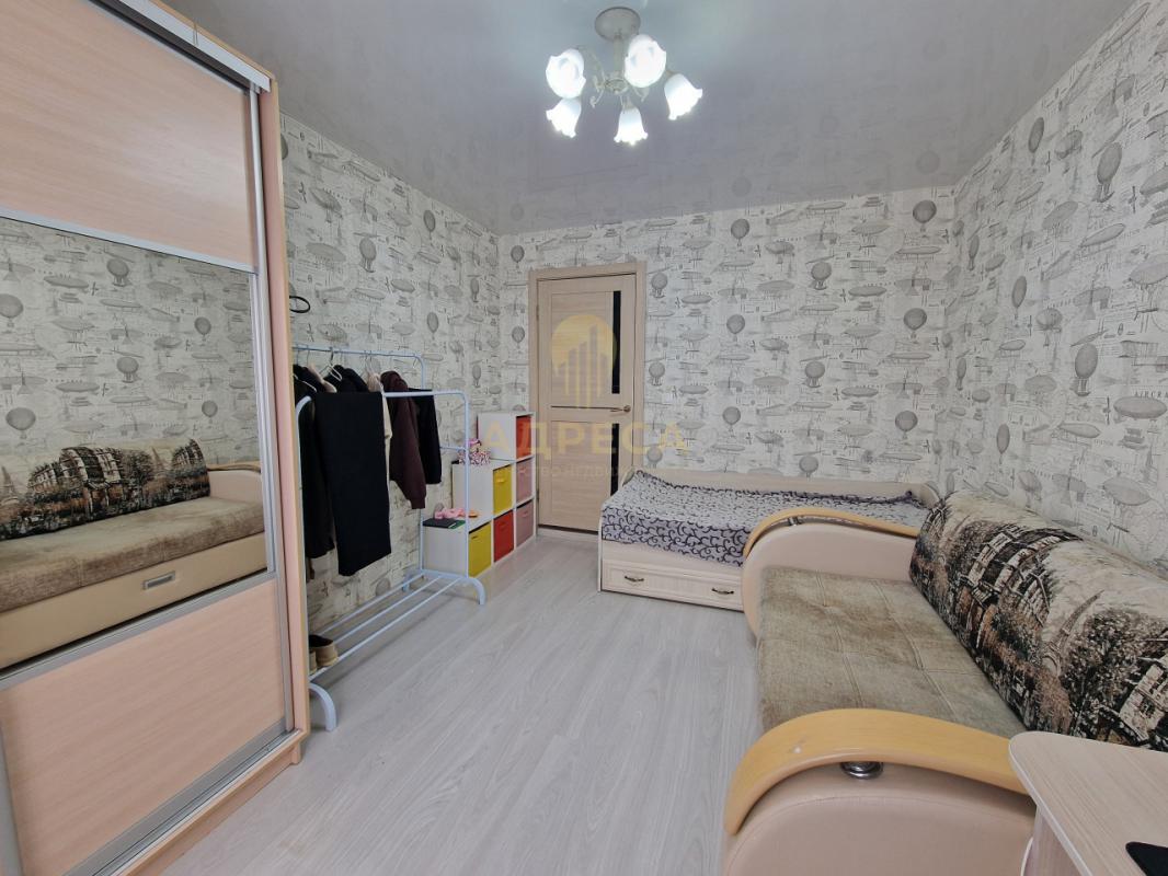 Продается шикарная трёхкомнатная квартира, светлая с изолированными комнатами и раздельным сан/узлом - Оренбург