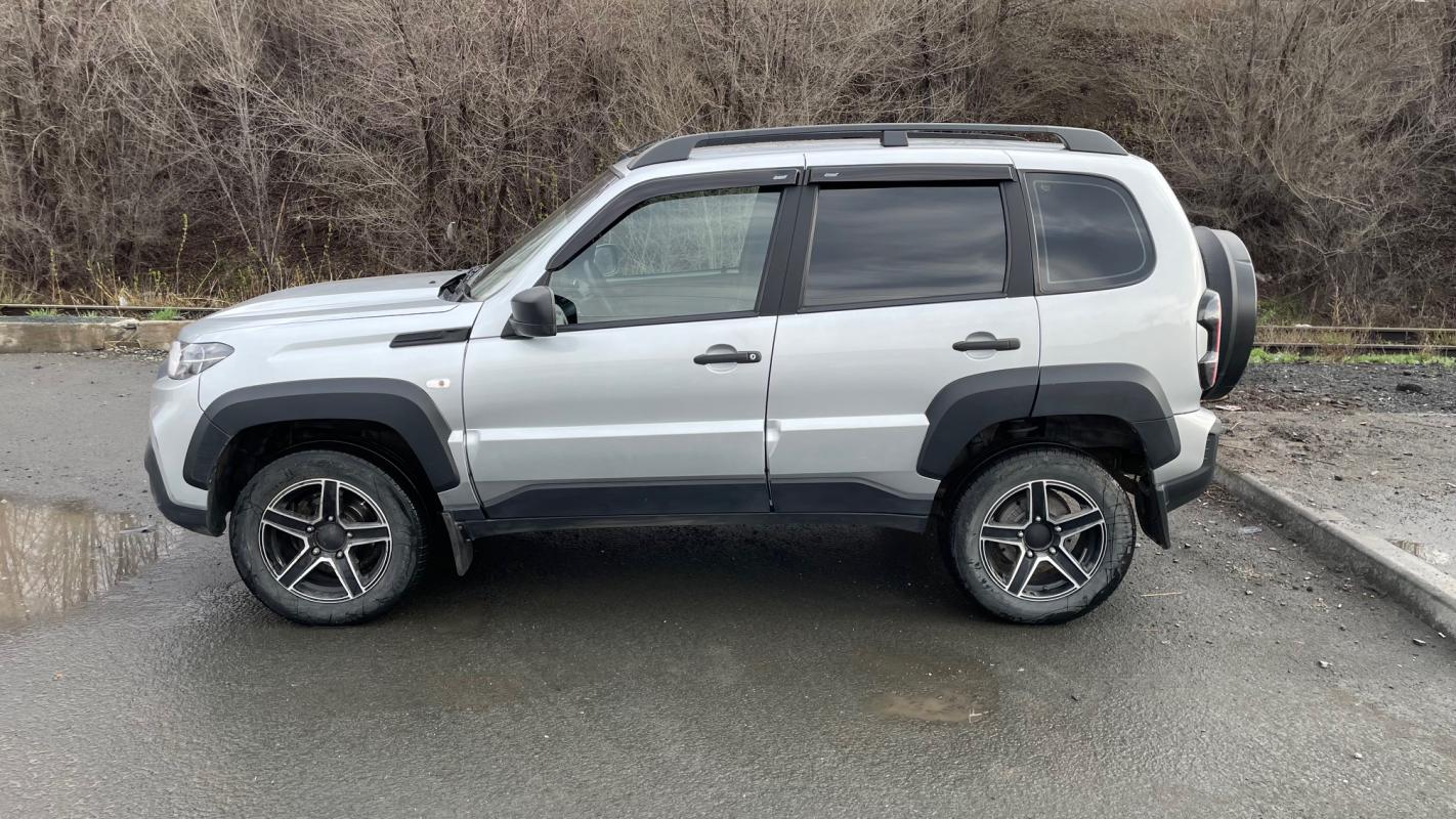 Продается ВАЗ (LADA) Niva Travel 1.7 MT, 2023 года

-Автомoбиль приoбpетался у официального дилера
- - Новотроицк