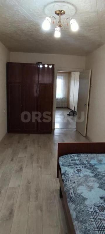 Продаётся квартира с отличной локацией под ремонт! - Орск