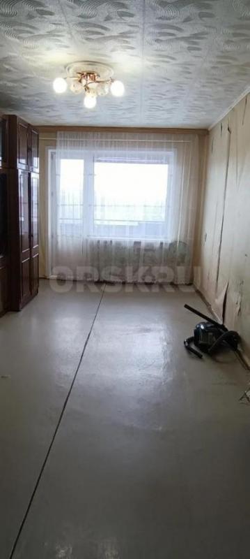 Продаётся квартира с отличной локацией под ремонт! - Орск