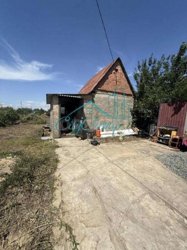 Продаётся уютный садовый участок площадью 7,7 соток с небольшим домом. - Орск