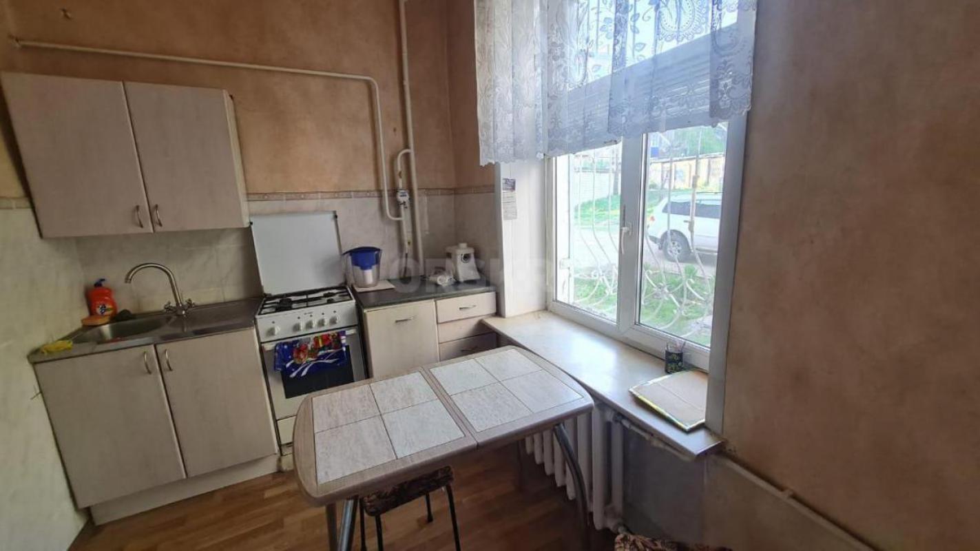 Сдам на длительный срок светлую 2-комнатную квартиру, расположенную на 1-м этаже двухэтажного дома п - Орск