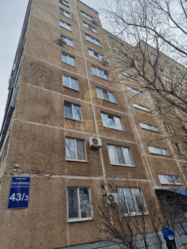 Продается шикарная трёхкомнатная квартира, светлая с изолированными комнатами и раздельным сан/узлом - Оренбург