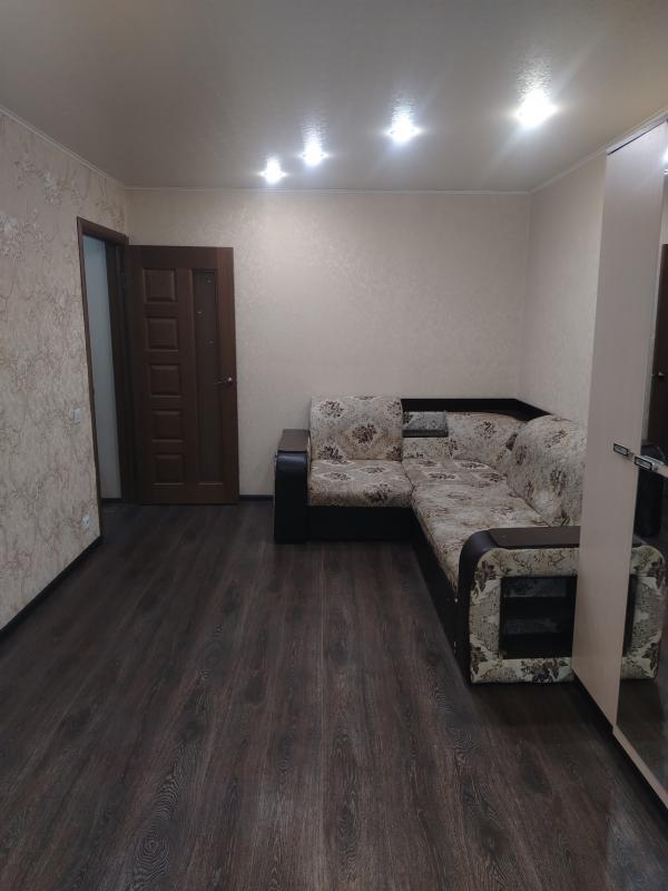 Сдаётся двух комнатная квартира на длительное время только порядочным людям без животных рядом школа - Новотроицк