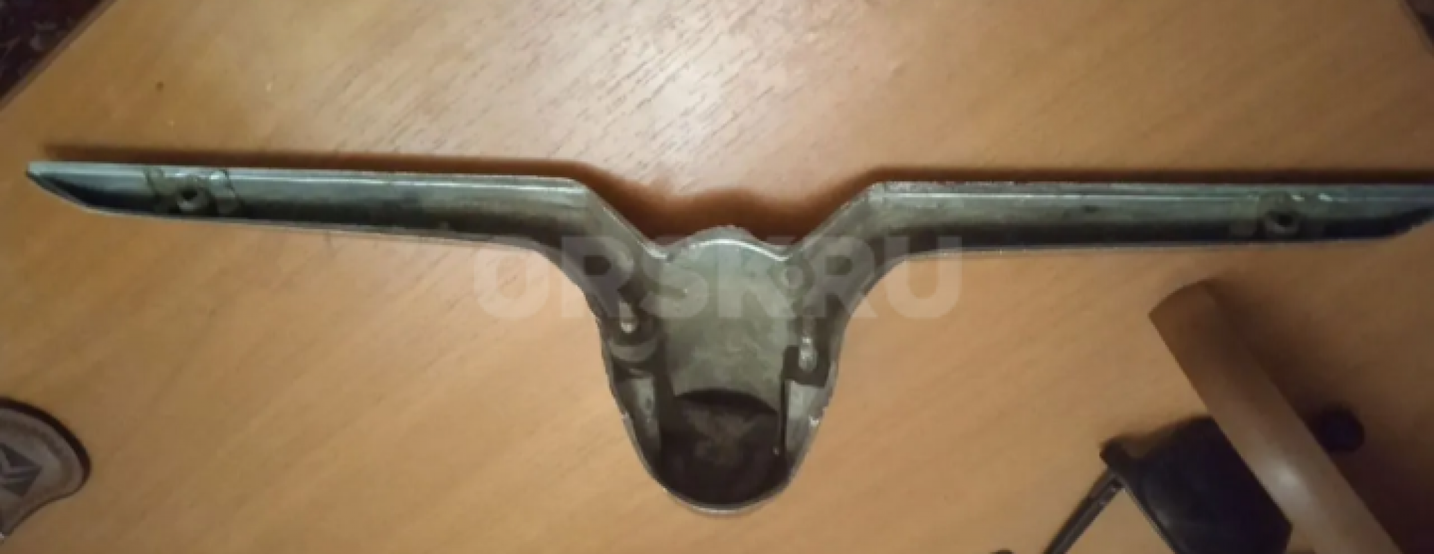 1-новые накладки на передние фары ваз 2107(05,04)-1000руб.
2-нержавейка от старой волги-2000руб. - Орск