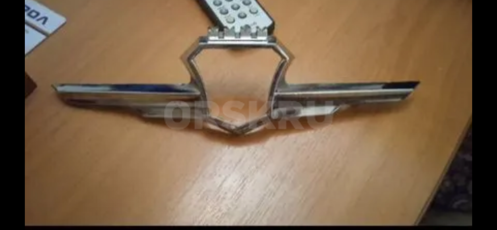 1-новые накладки на передние фары ваз 2107(05,04)-1000руб.
2-нержавейка от старой волги-2000руб. - Орск