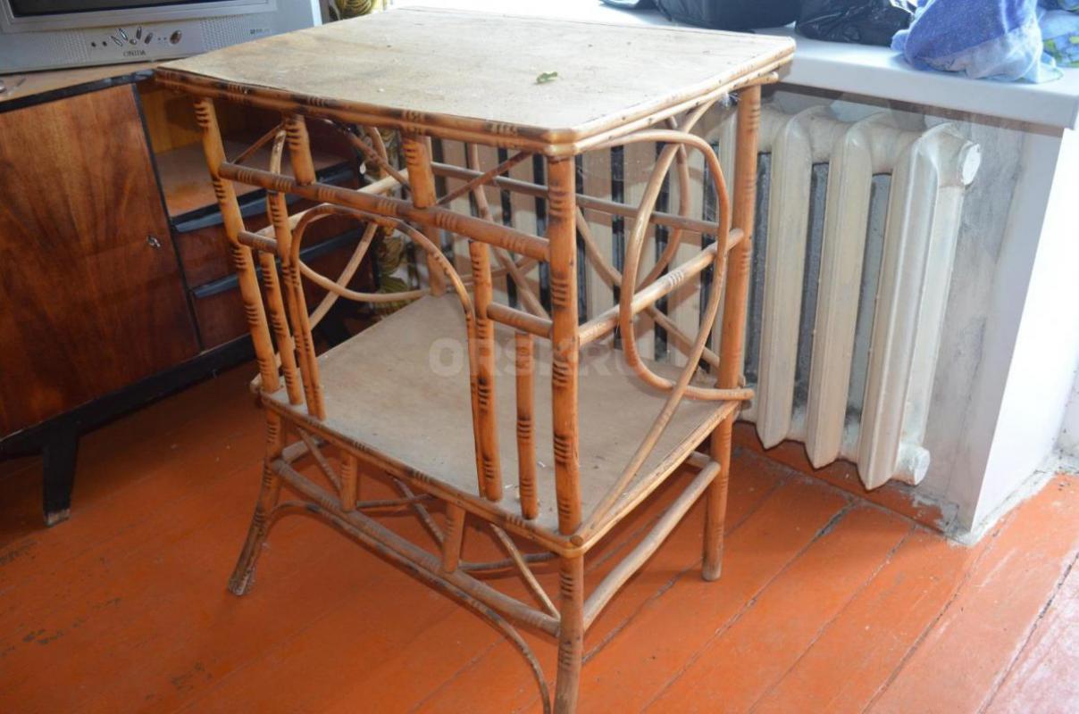 Продам тумбу , изготовленную в 60 - х годах 20 века . - Гай