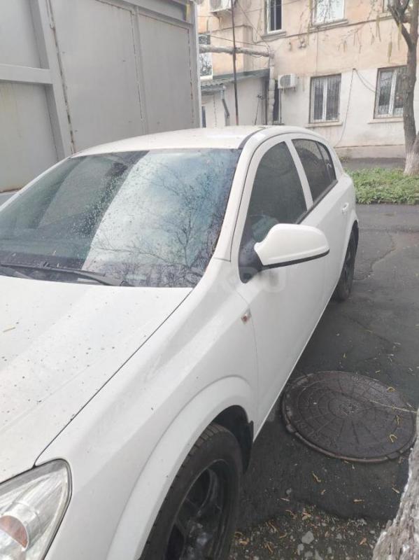 Продам Опель астра 2011 года чистый немец оцинкованный кузов хорошая комплектация климот контроль да - Орск