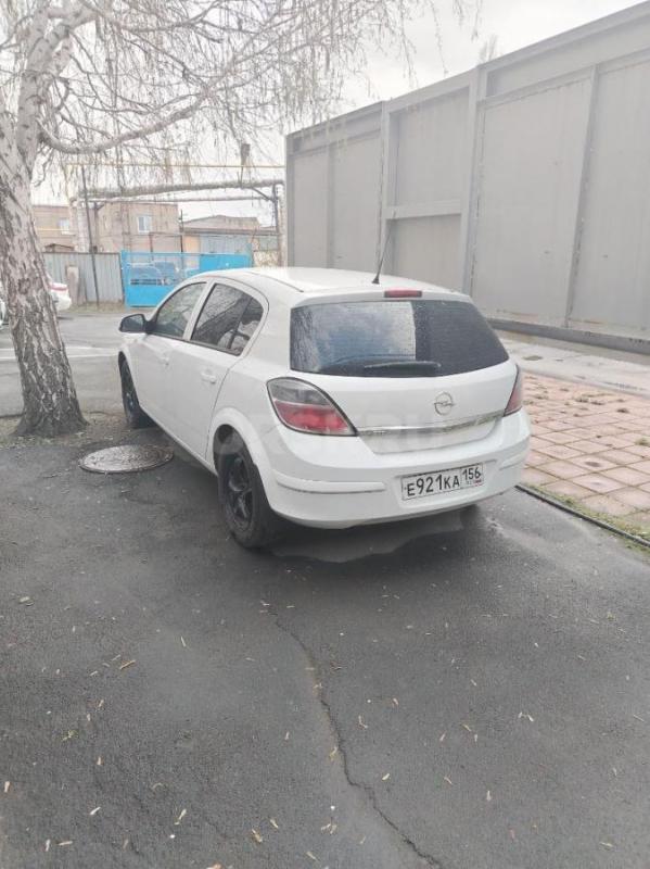 Продам Опель астра 2011 года чистый немец оцинкованный кузов хорошая комплектация климот контроль да - Орск