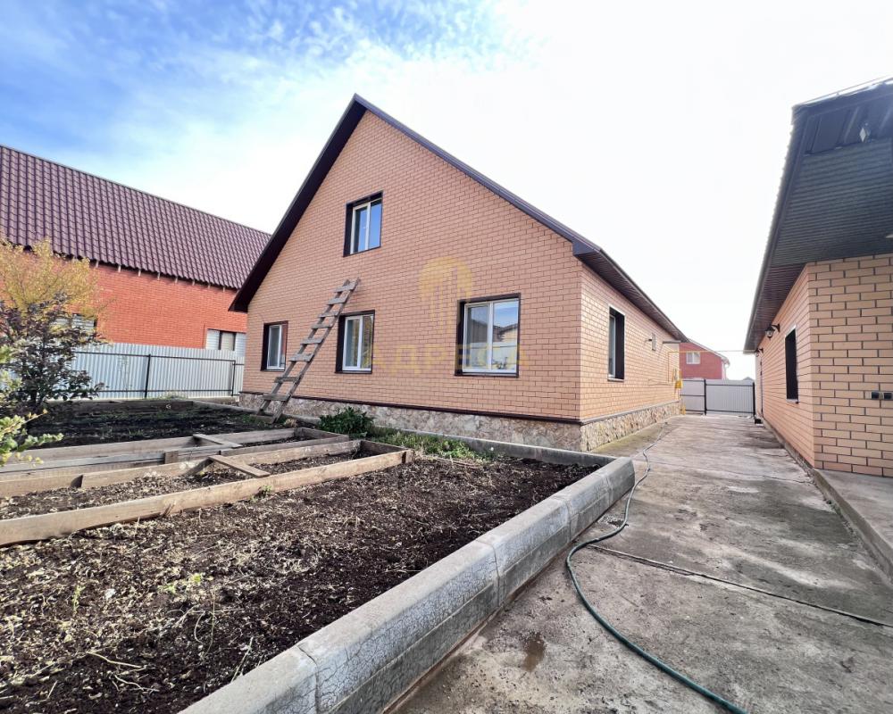 Продаётся просторный и надёжный дом для большой семьи в поселке Ленина ( Заречье) со всей необходимо - Ленина