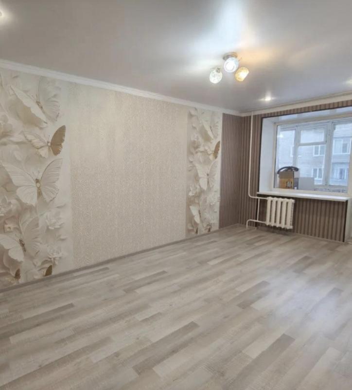 Продается 1-комнатная квартира  с евроремонтом по адресу:  г. - Новотроицк