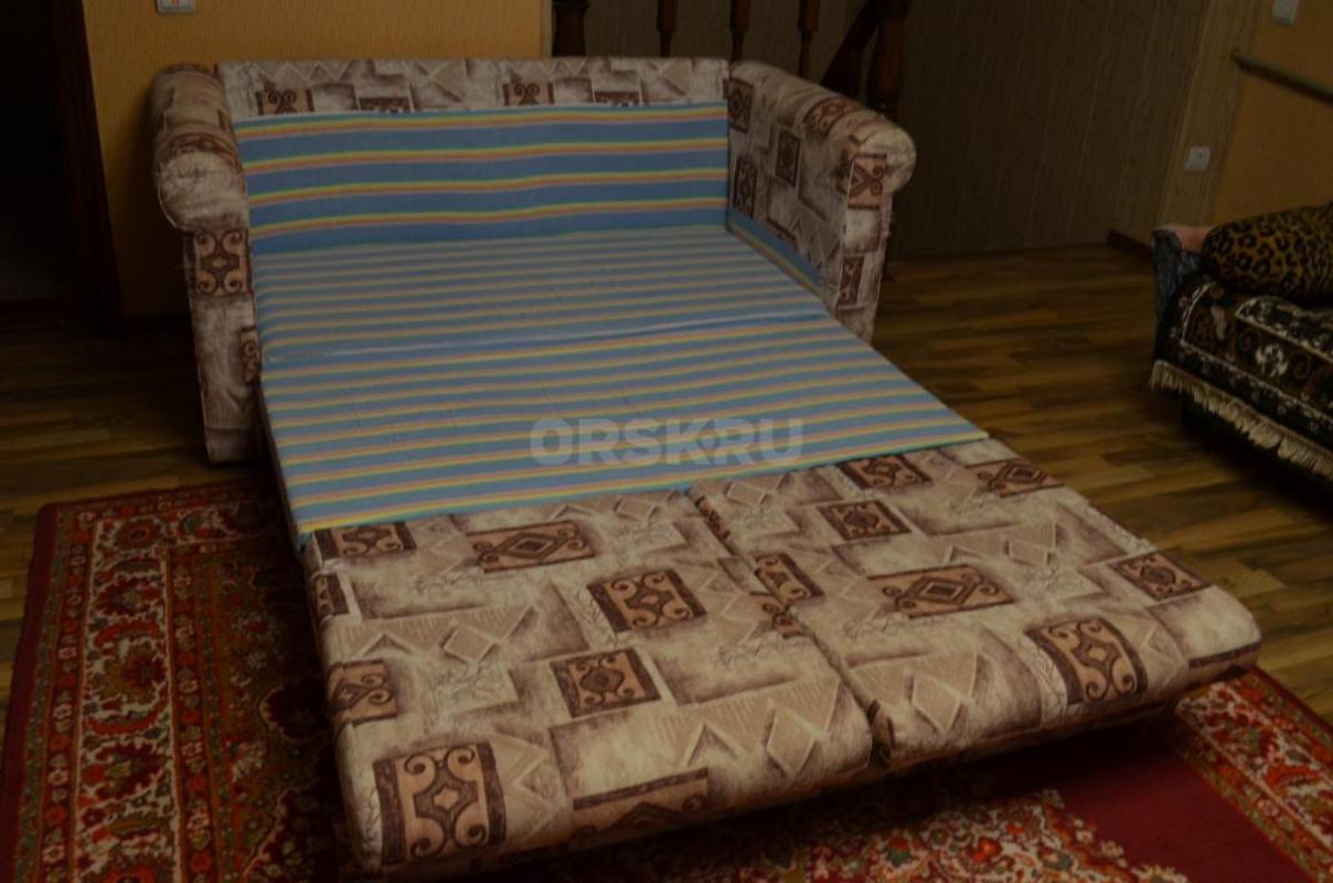 Продам диван . - Гай