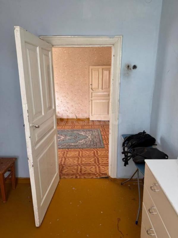 Сдаётся на длительный срок 3-х комнатная квартира в центре города по улице Суворова. - Орск