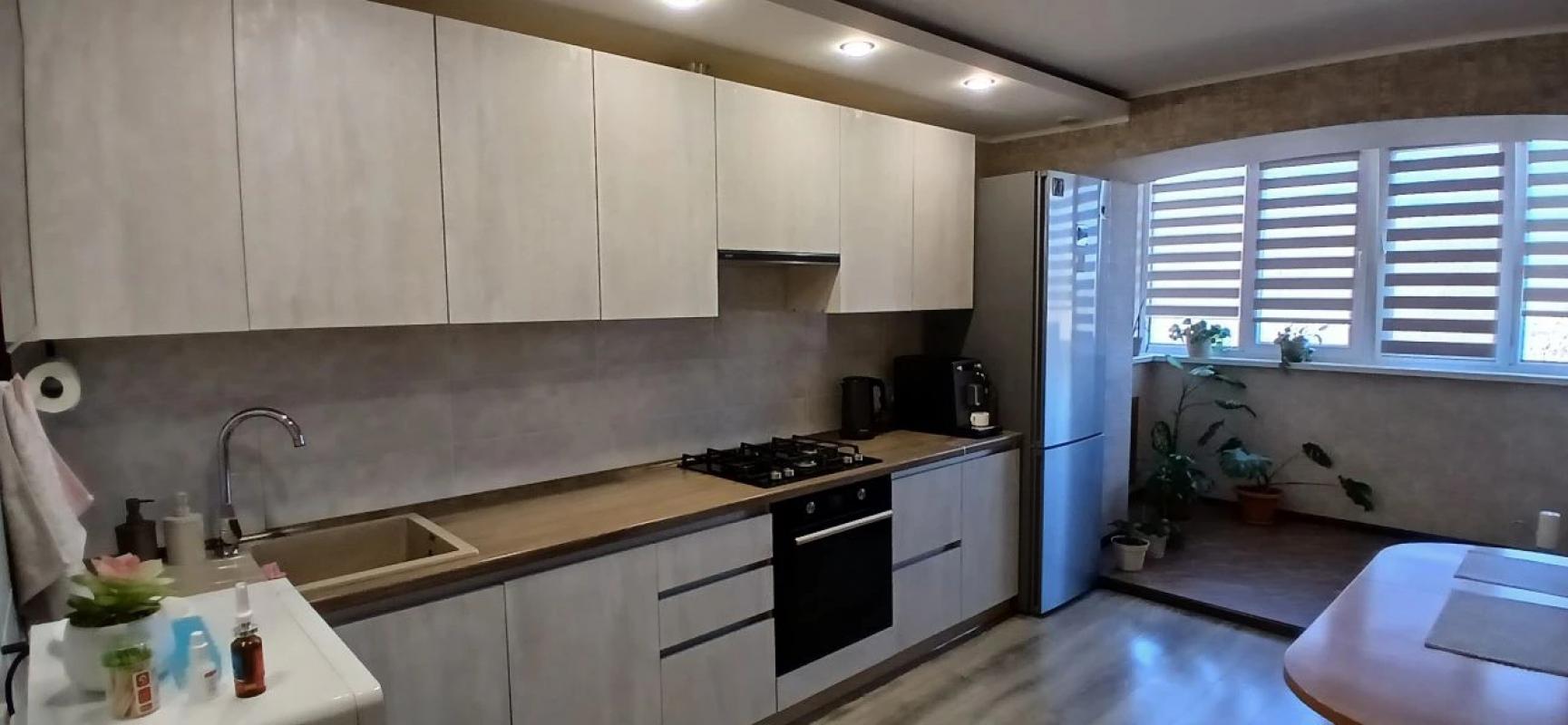 Предлагаем Вашему вниманию шикарную двухкомнатную квартиру с качественным евро ремонтом. - Новотроицк