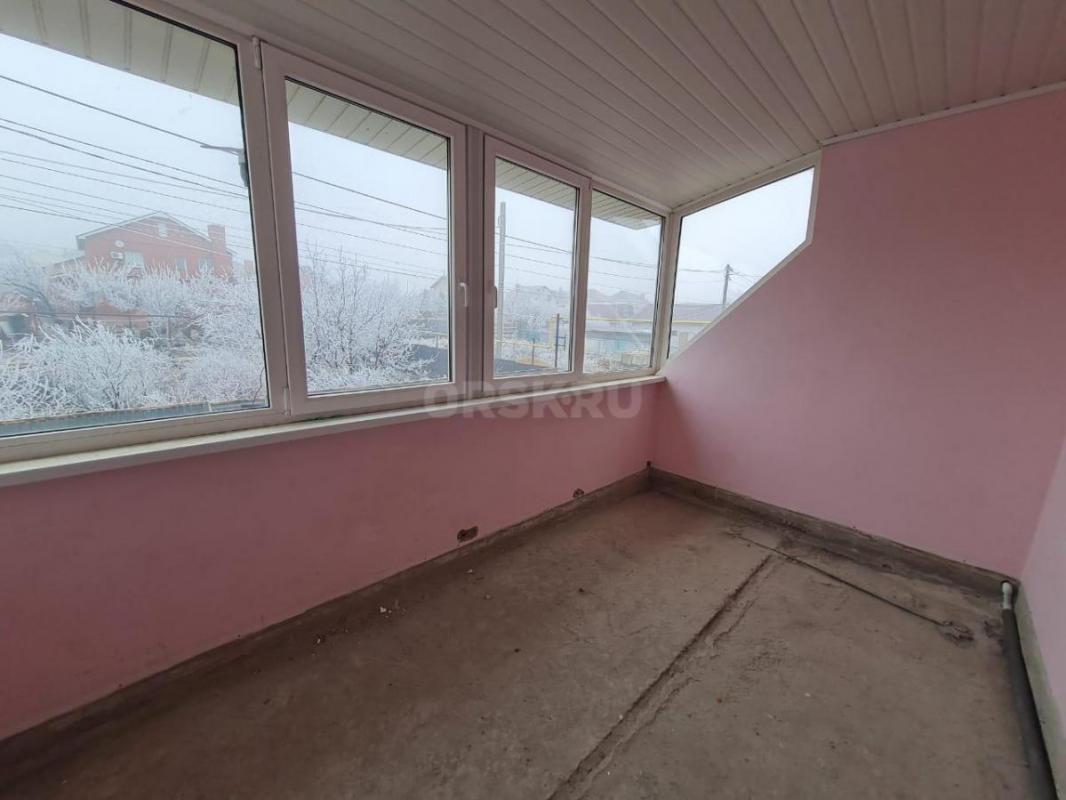 Продаётся уютный двухэтажный дом — пространство для счастливой жизни вашей семьи! - Орск