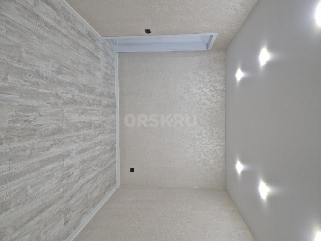 Продаётся уютная двухкомнатная квартира площадью 43.8 квадратных метров на четвёртом этаже пятиэтажн - Орск