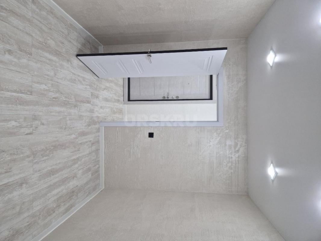 Продаётся уютная двухкомнатная квартира площадью 43.8 квадратных метров на четвёртом этаже пятиэтажн - Орск