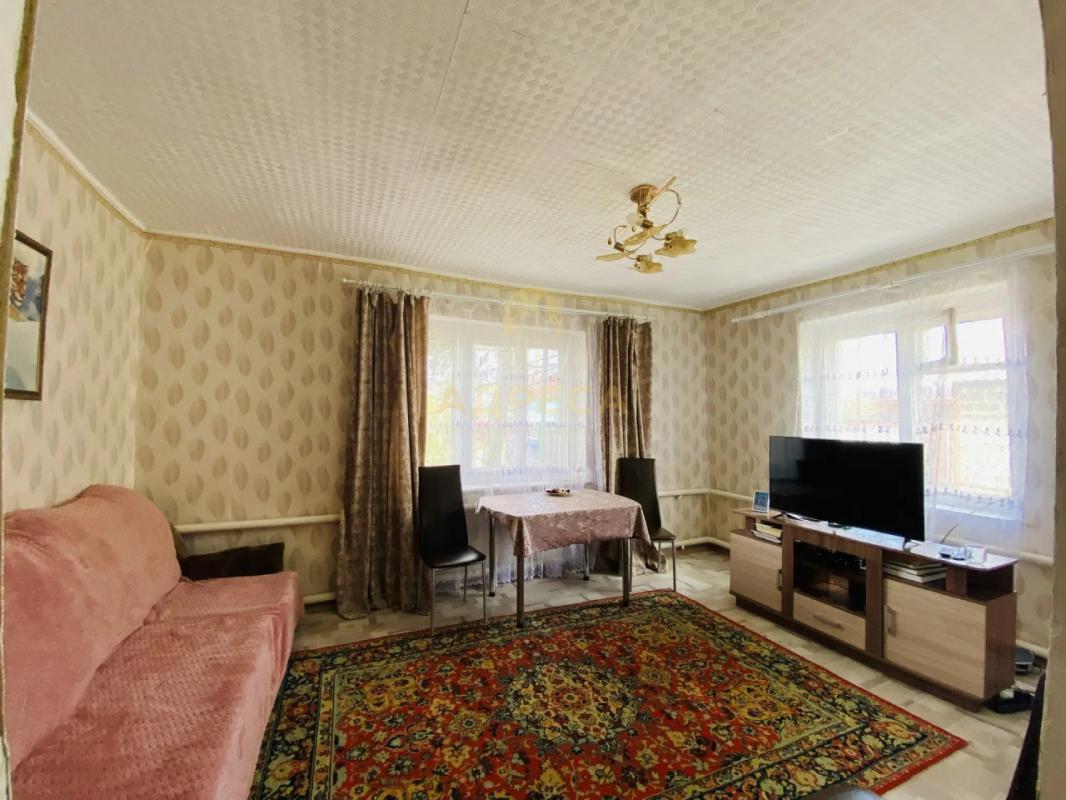 Продается 4 комнатная квартира площадью 64 кв. - Оренбург